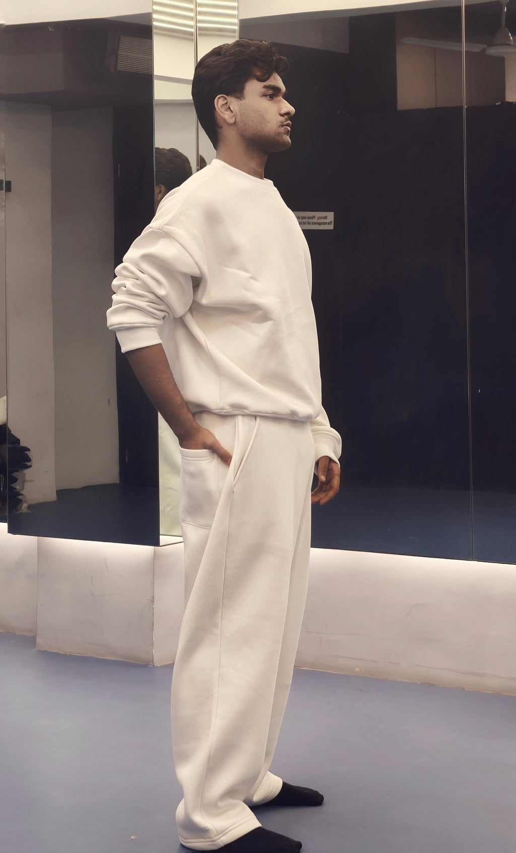 WHITE UNISEX SWEATPANT BAGGY FIT