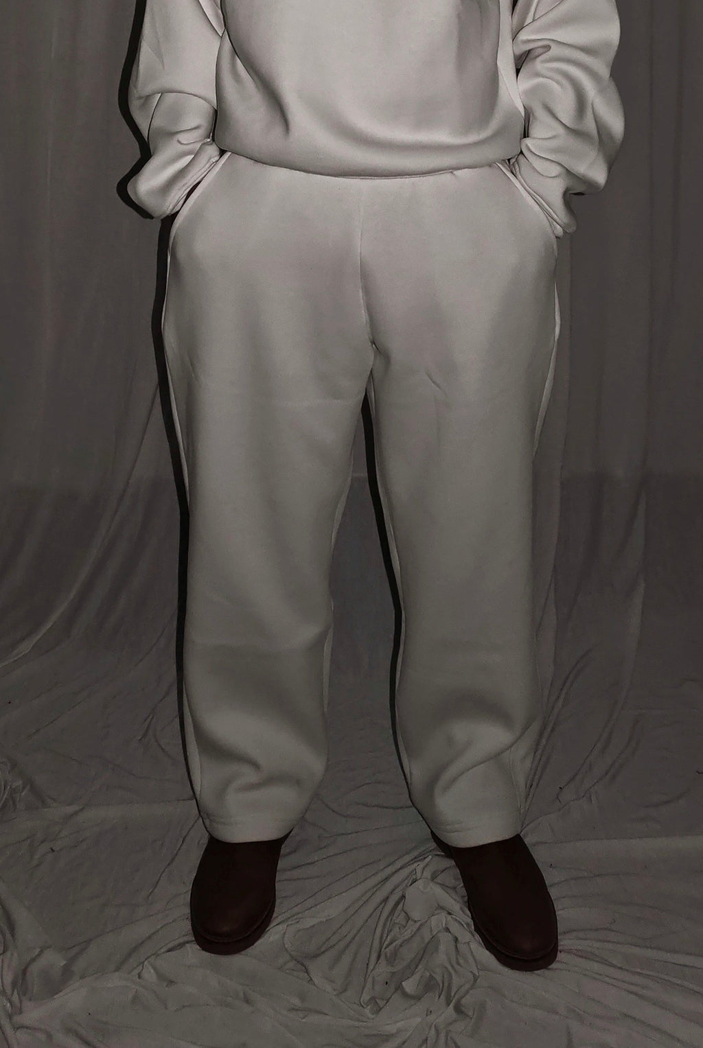WHITE UNISEX SWEATPANT BAGGY FIT