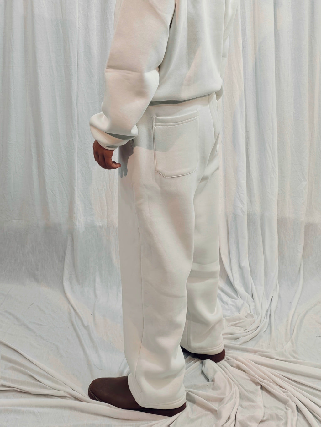 WHITE UNISEX SWEATPANT BAGGY FIT