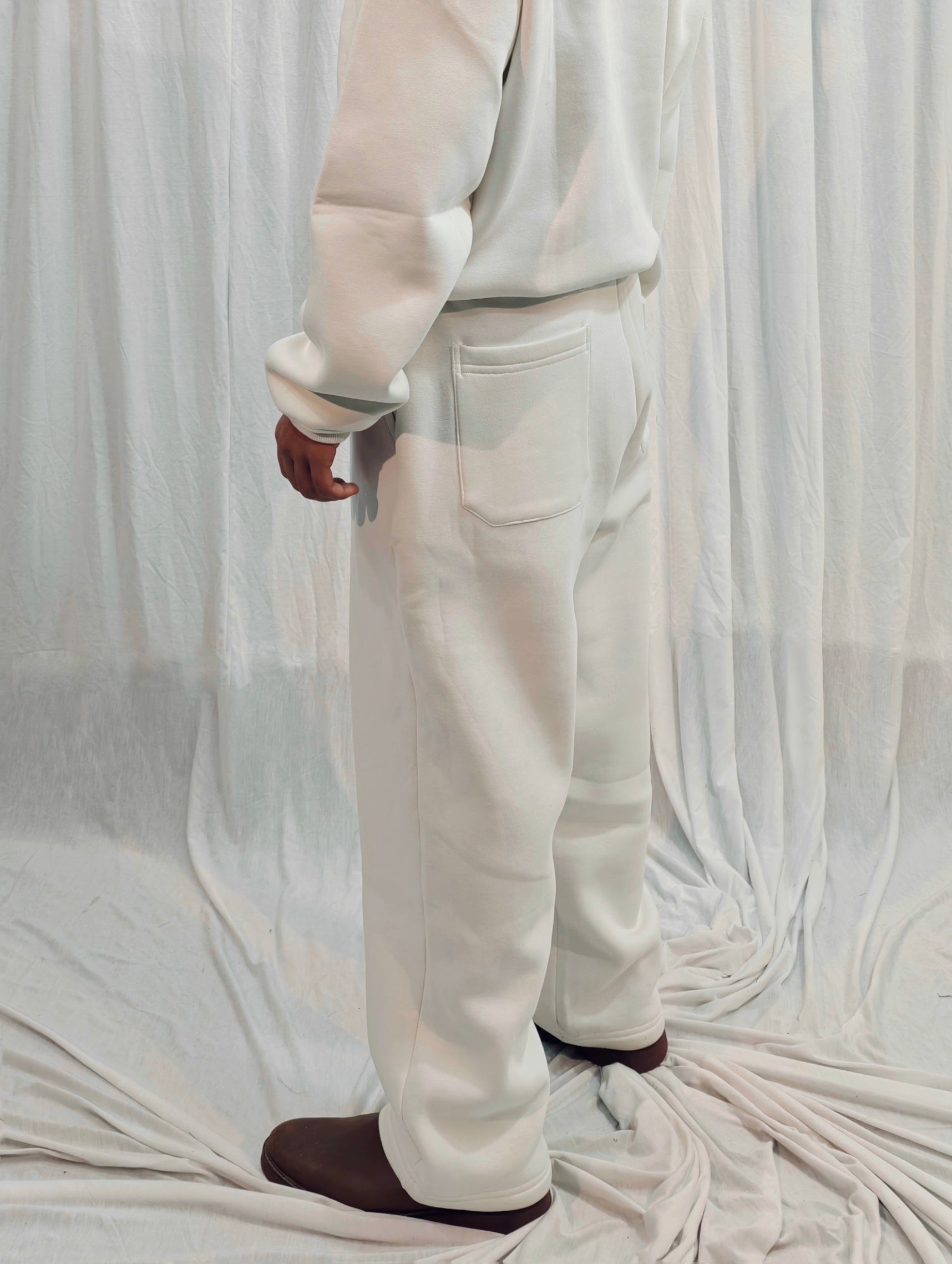 WHITE UNISEX SWEATPANT BAGGY FIT
