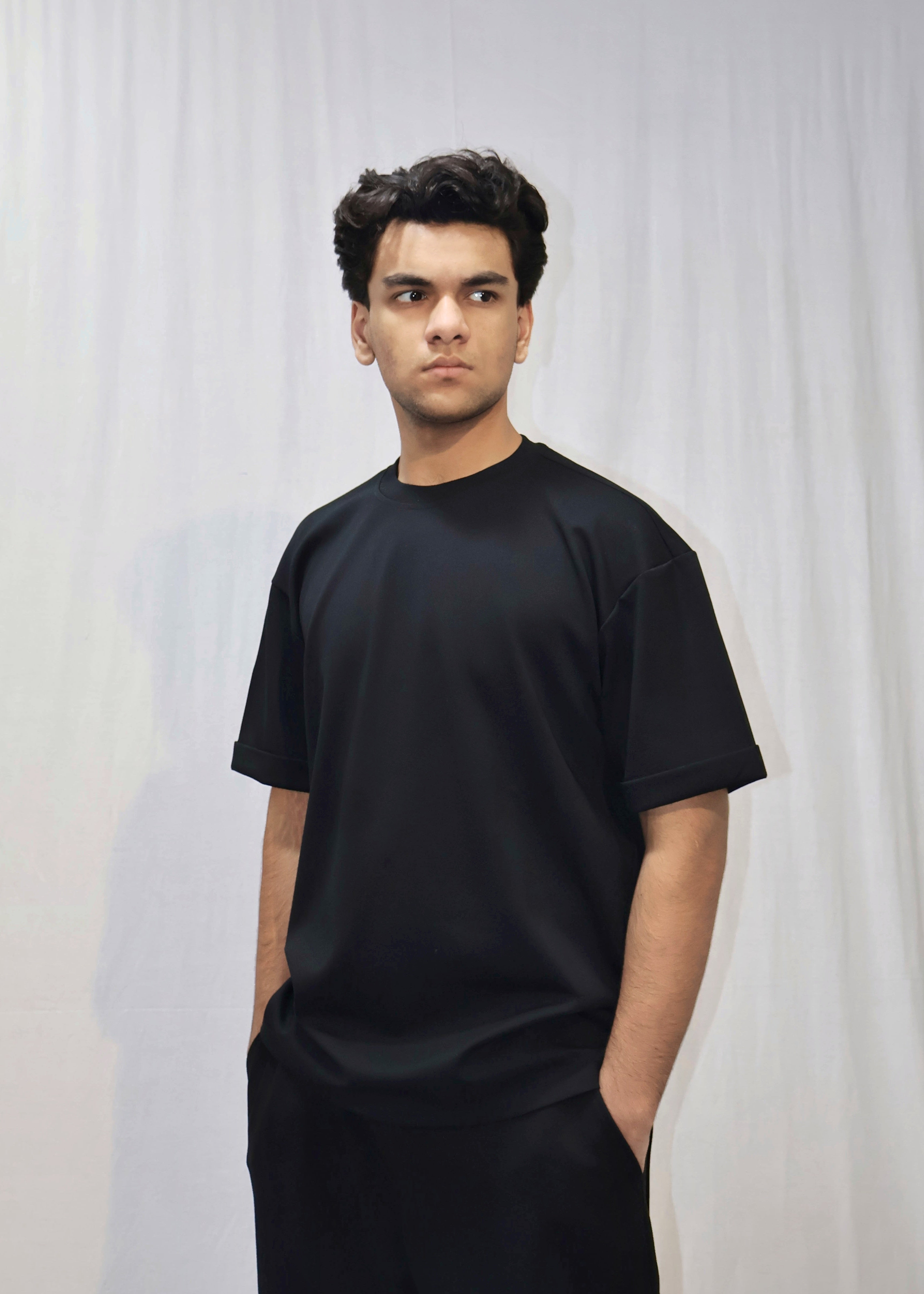 Mid Drop Shoulder Black T-shirt