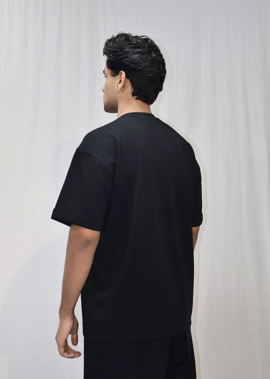 Mid Drop Shoulder Black T-shirt